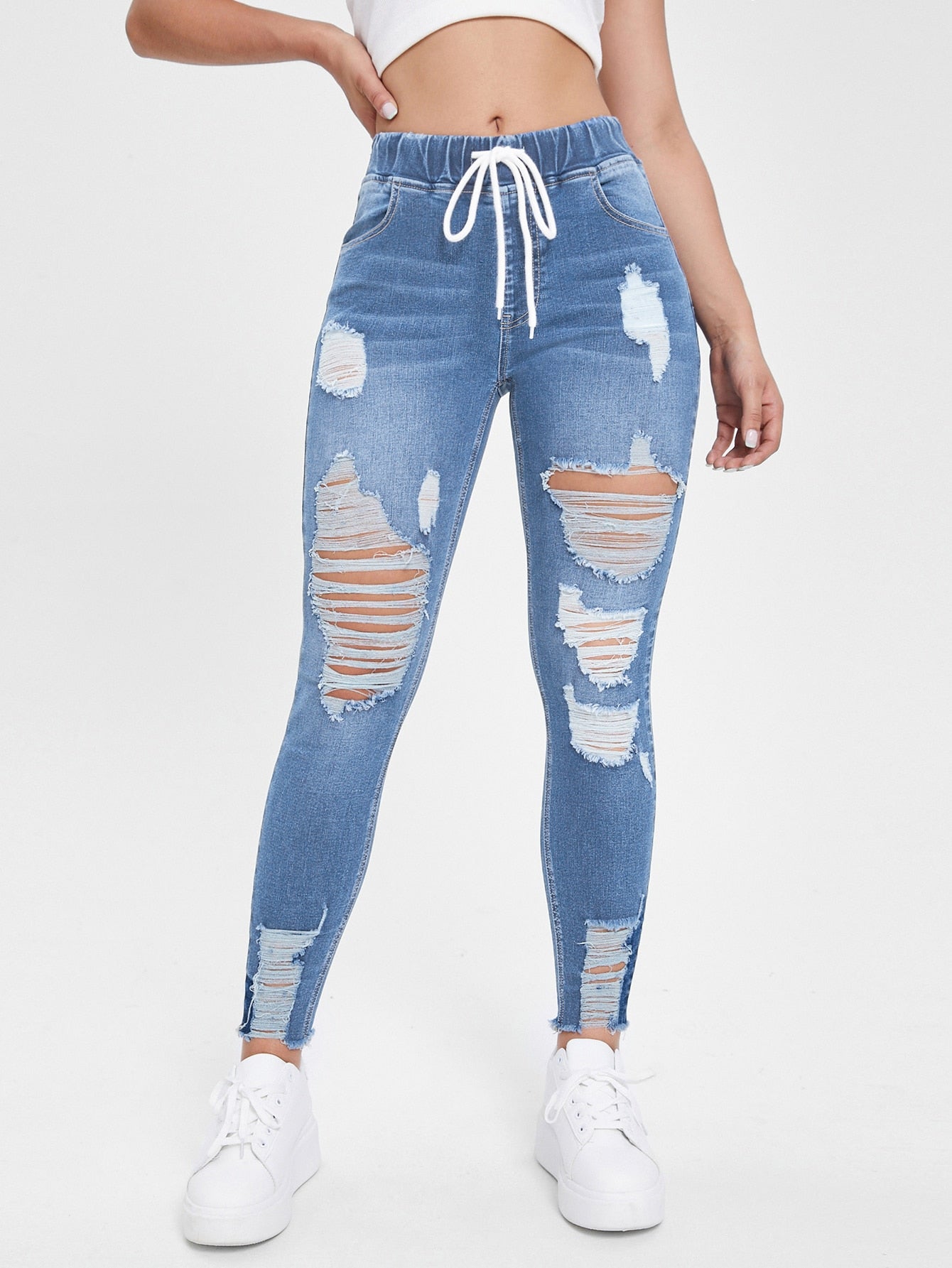 SHEIN Essnce Jeans ajustados con abertura de cintura con cordón desgarro bajo crudo