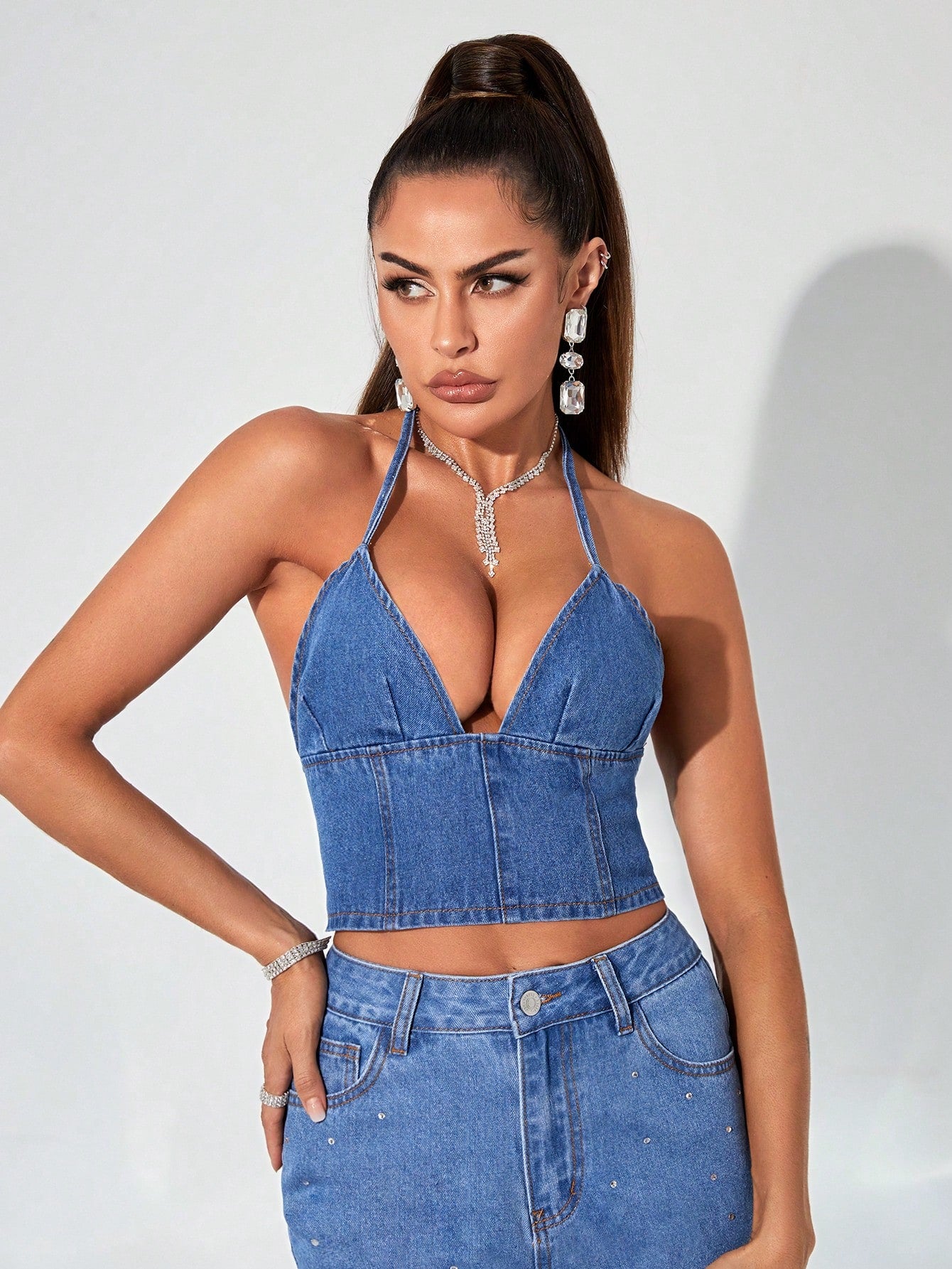 SHEIN BAE Top halter de espalda abierta con cordón con cremallera trasera crop mezclilla