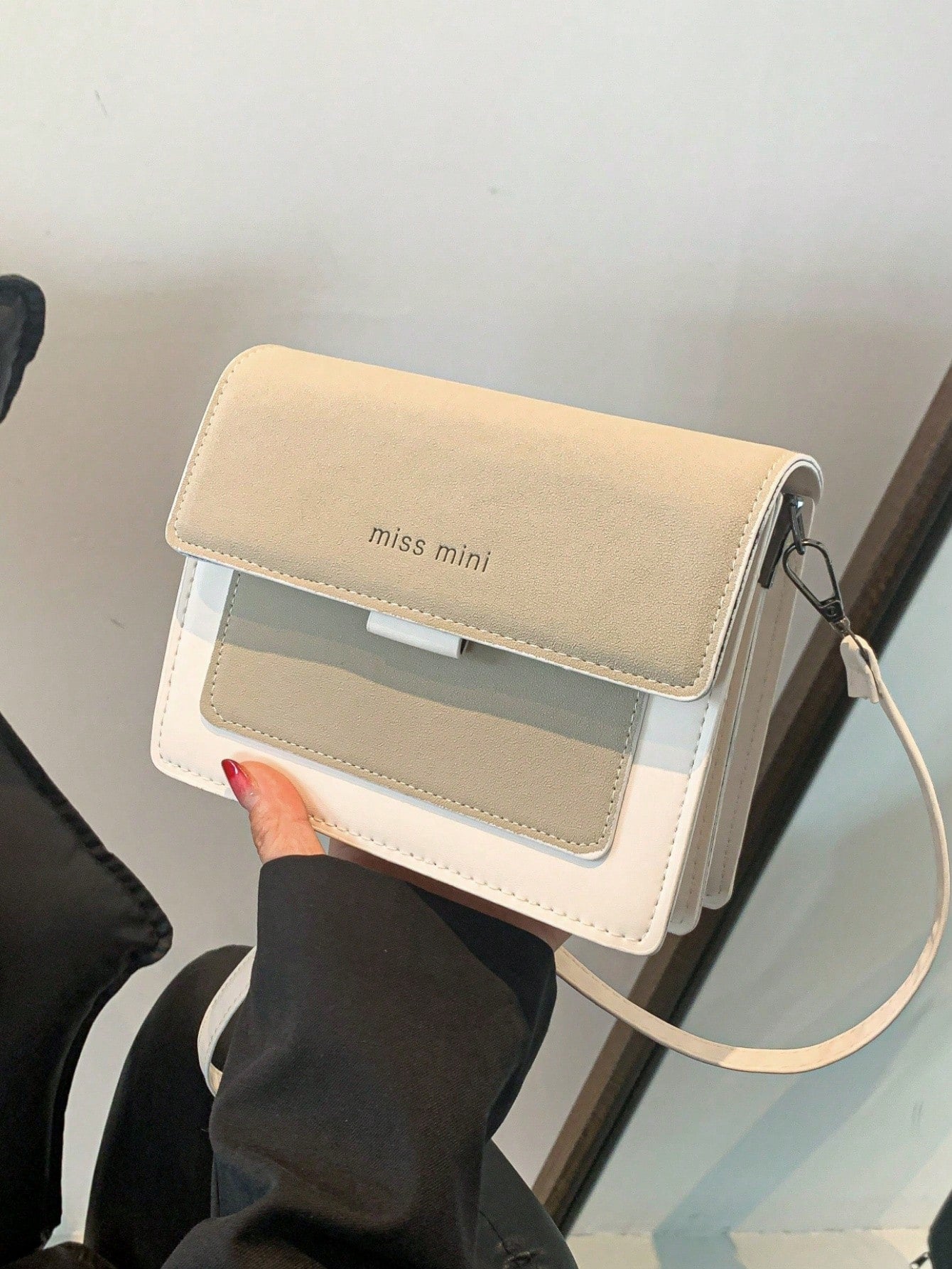 Bolso Cuadrado Cruzado Mini Con Diseño Simple Y Elegante