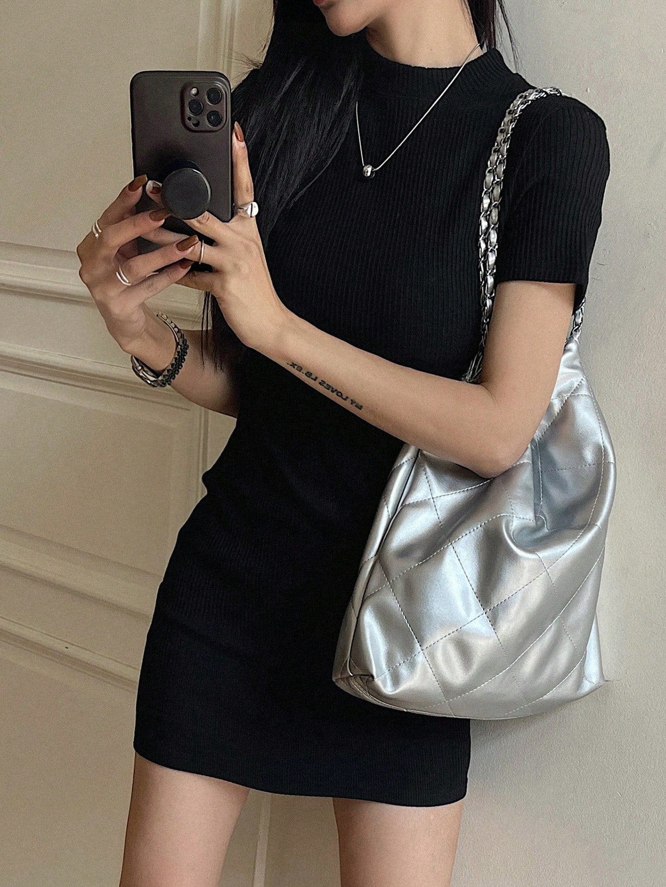 DAZY Vestido De Manga Corta Nervado Para Mujer Con Corte Ajustado Al Cuerpo Y Cuello Alto