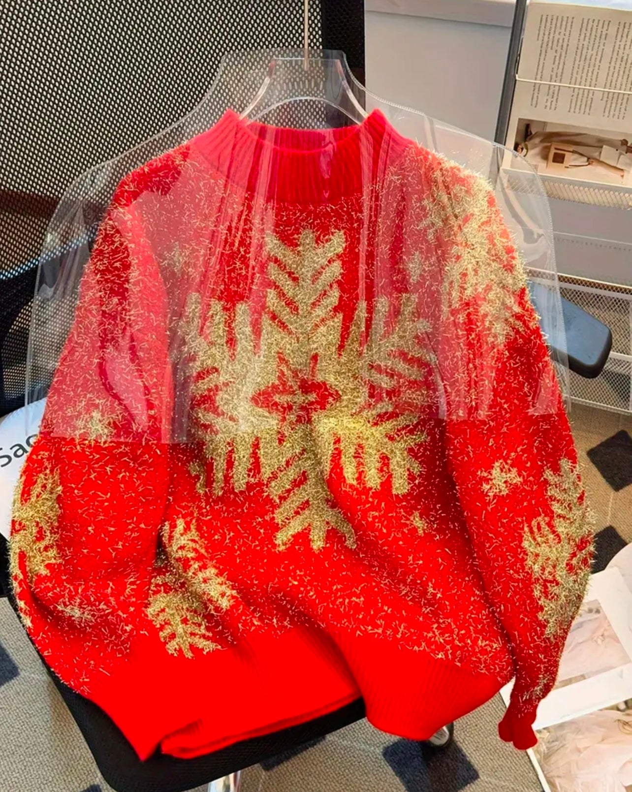 Nuevo Jersey Rojo Tejido con Copo de Nieve de Alambre Dorado y Combinación de Colores para Otoño e Invierno Europeo y Americano para Navidad y Año Nuevo