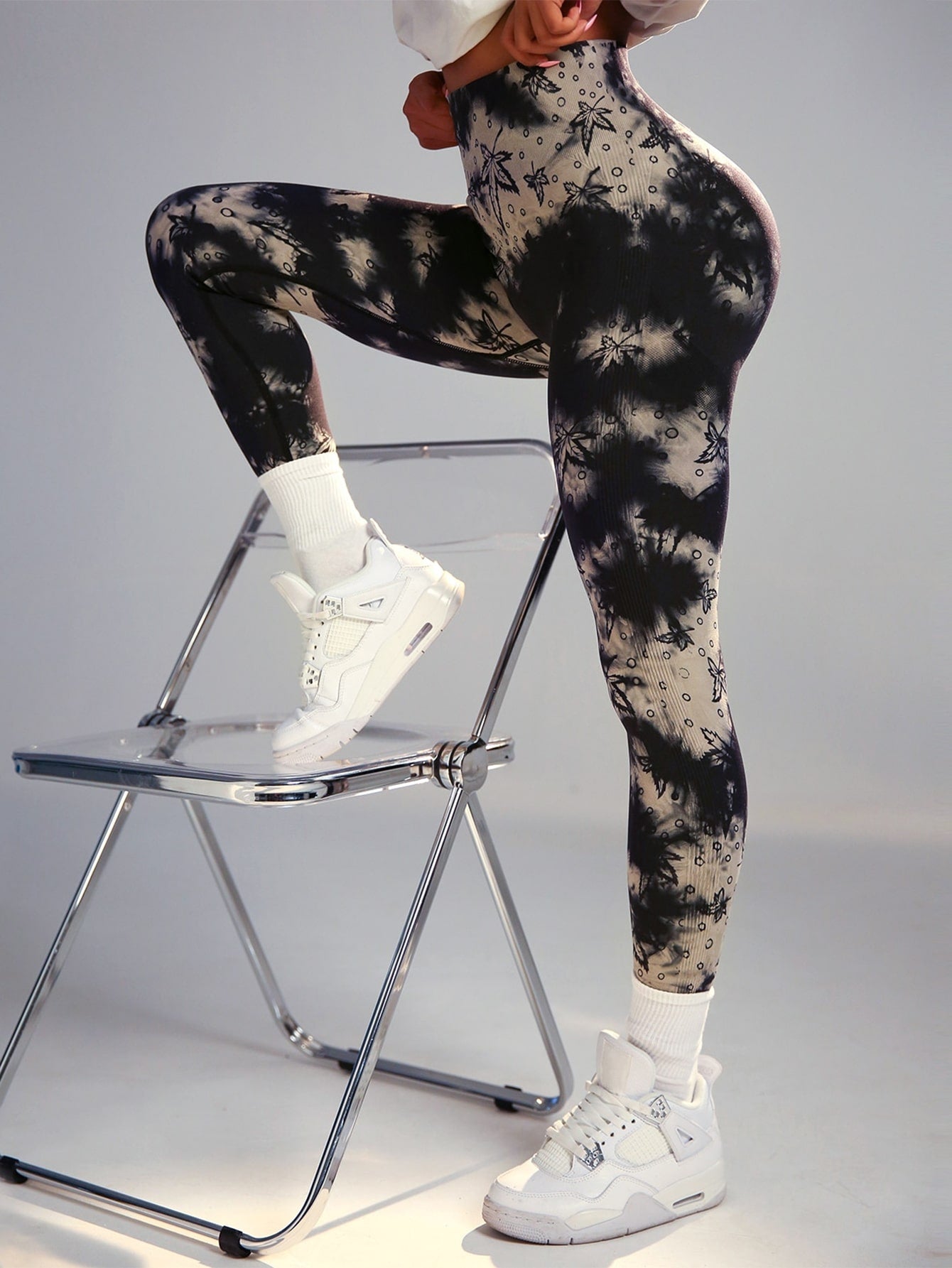 Leggings deportivos de tie dye con estampado de hoja de cintura ancha