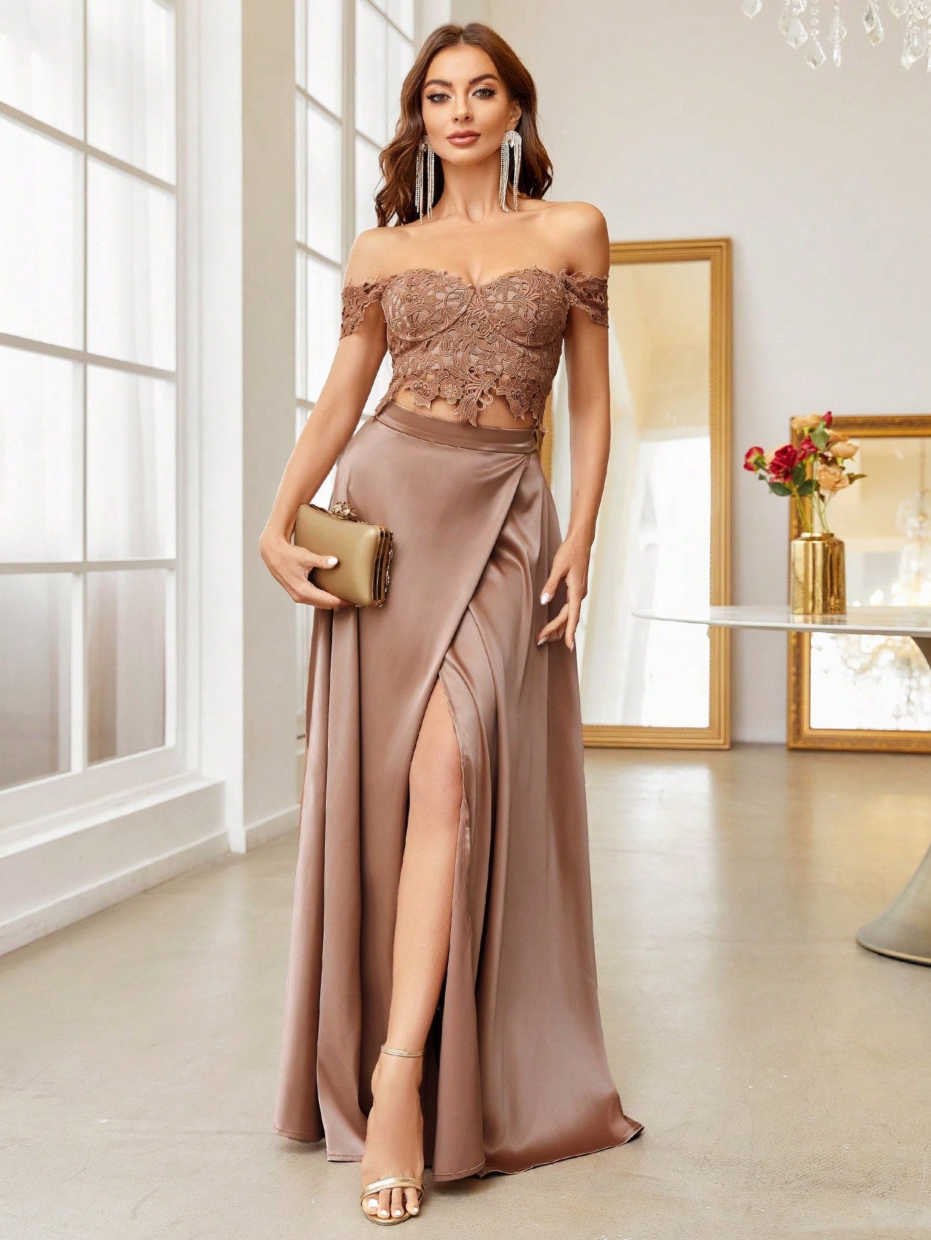 SHEIN Belle Top de hombros descubiertos con encaje & Falda bajo cruzado de satén