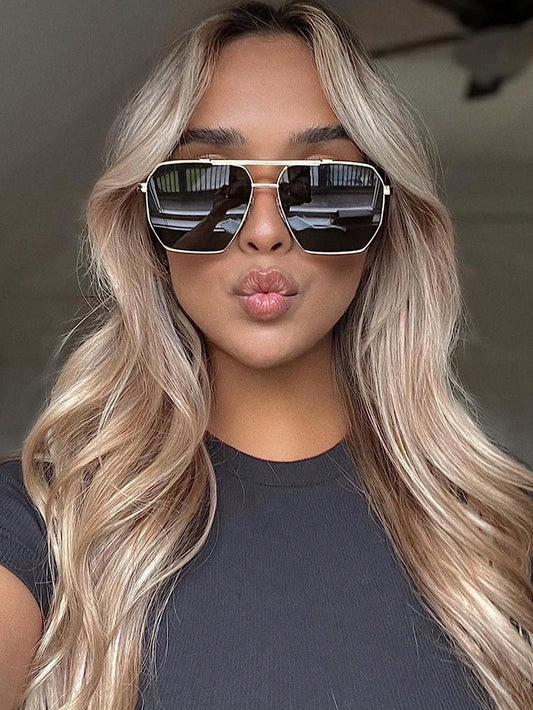 1 pieza de gafas de sol de sombreado para el sol con doble haz cuadrado futurista de metal y estilo unisex de personalidad moderna, elegante accesorio de playa