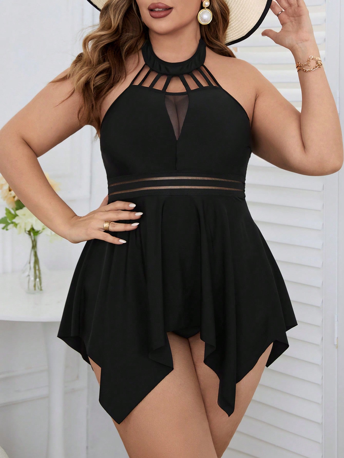 SHEIN Swim Curve Traje De Baño De Talla Grande Para Mujer Con Diseño Halter, Vestido De Traje De Baño Irregular Hem Y Trajes De Baño Separados