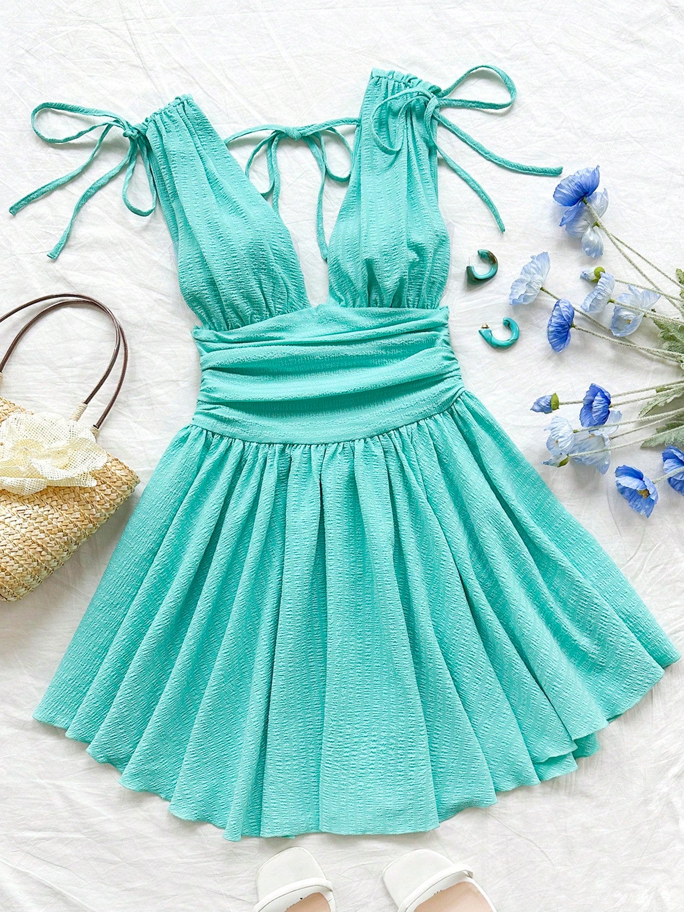 SHEIN WYWH Vestido de verano para Mujer WYWH estilo de vacaciones, de color verde Lago con escote en V profundo y dobladillo irregular en forma de X, confeccionado en tejido texturizado
