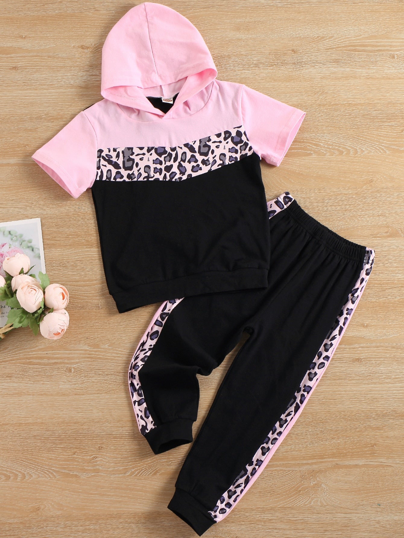 Niñitas Pantalones deportivos con capucha con estampado de leopardo de color combinado