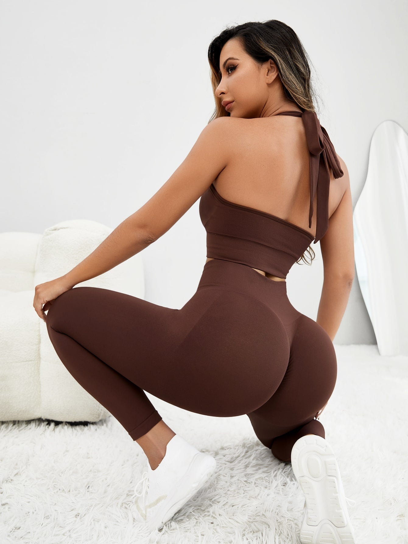 Conjunto deportivo inconsútil de espalda abierta con tira cruzada control de barriga