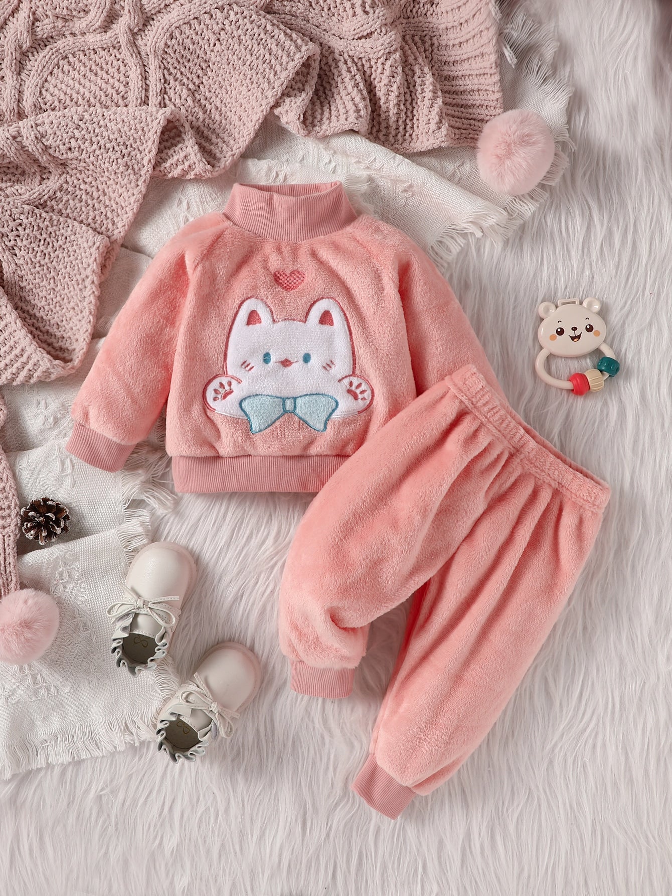 Bebé Pantalones con sudadera con bordado de dibujos animados de cuello alto de franela