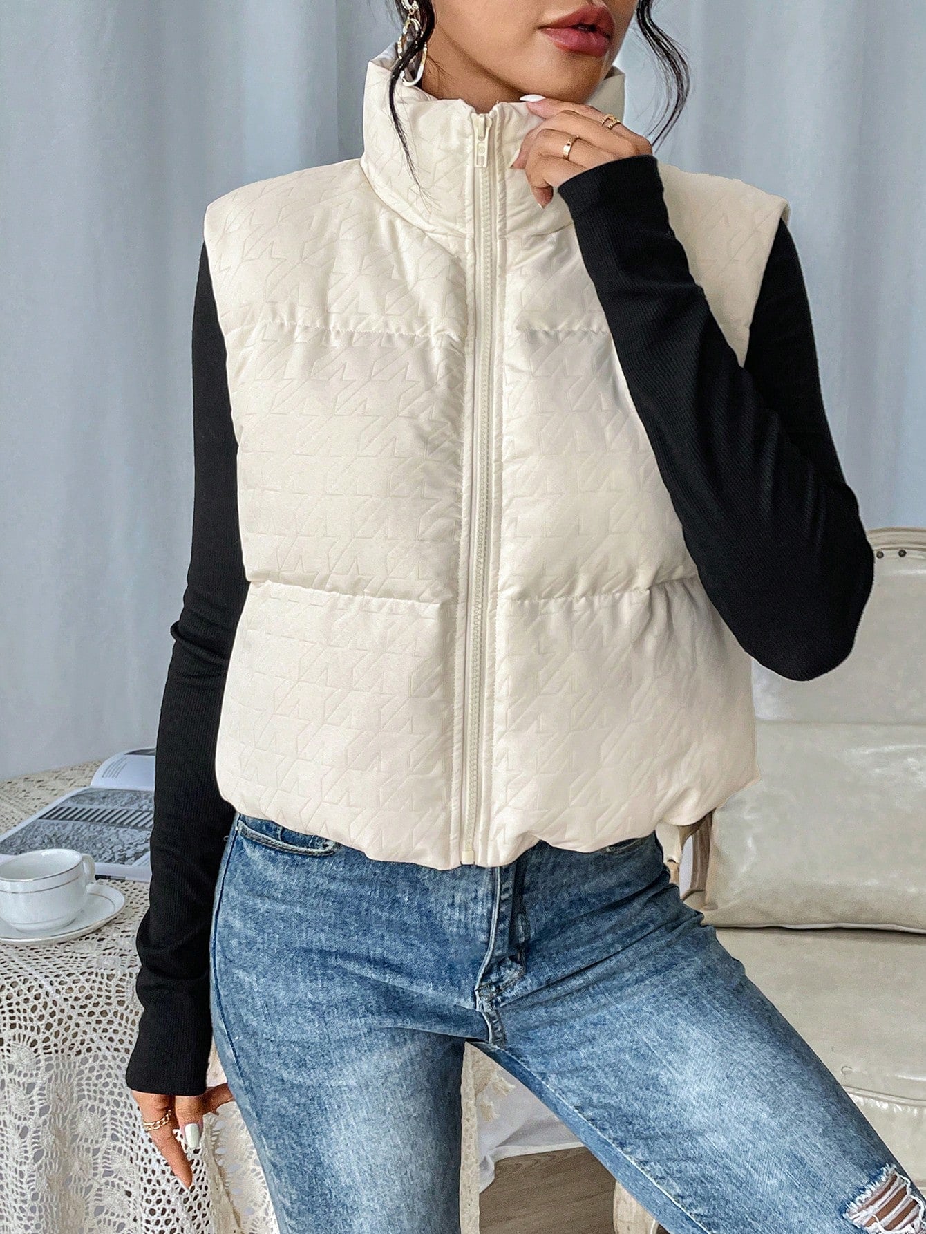 SHEIN Essnce Abrigo acolchado con cremallera sin manga sin camiseta